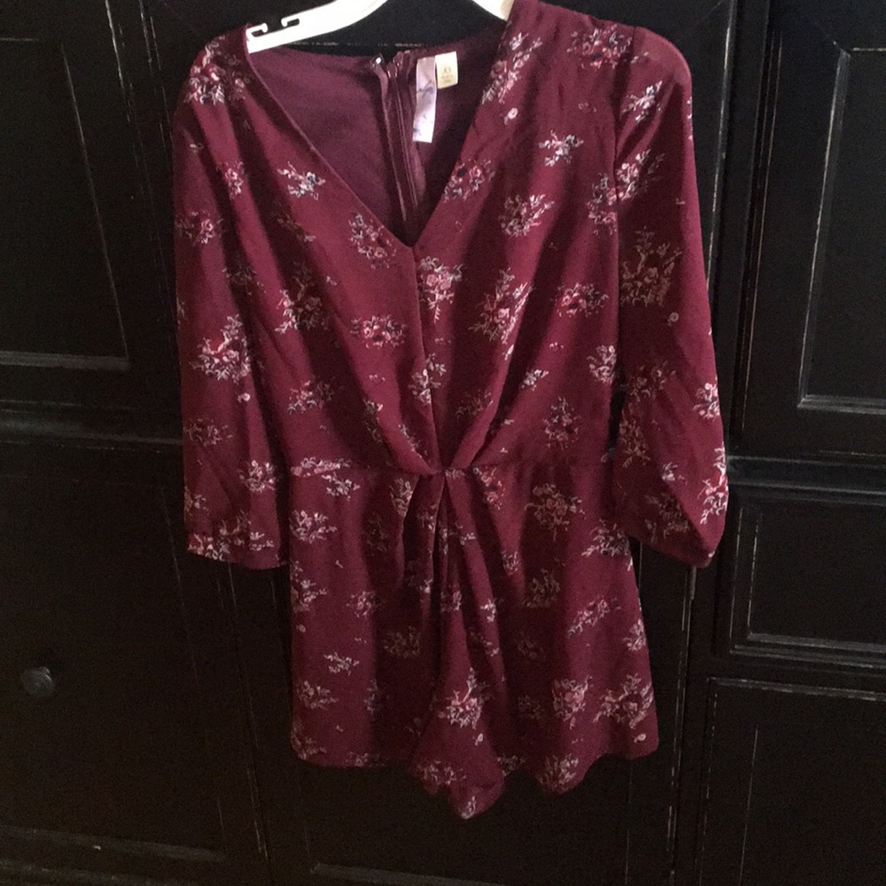 Cute romper!